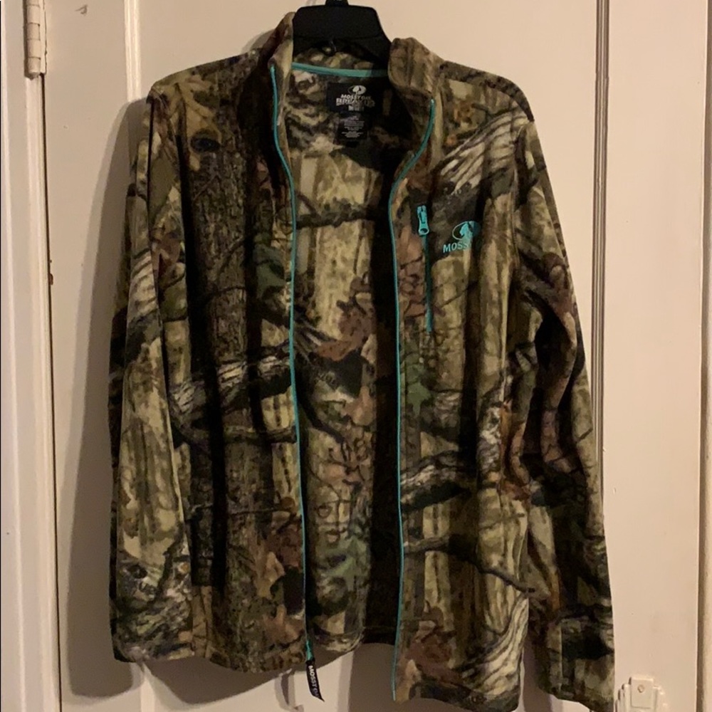 Mossy oak camo jacket large